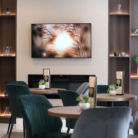 Hotel Crystal Hajdúszoboszló Dış mekan fotoğraf