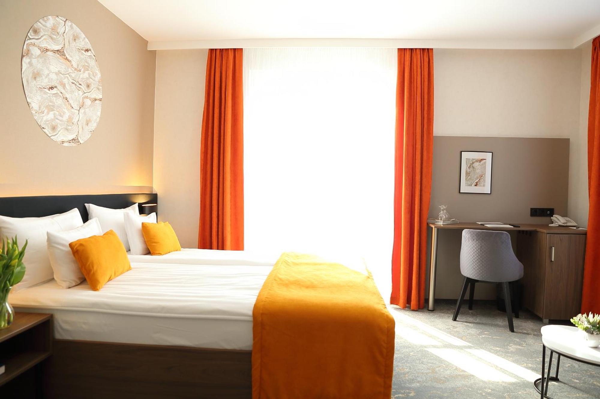 Hotel Crystal Hajdúszoboszló Dış mekan fotoğraf