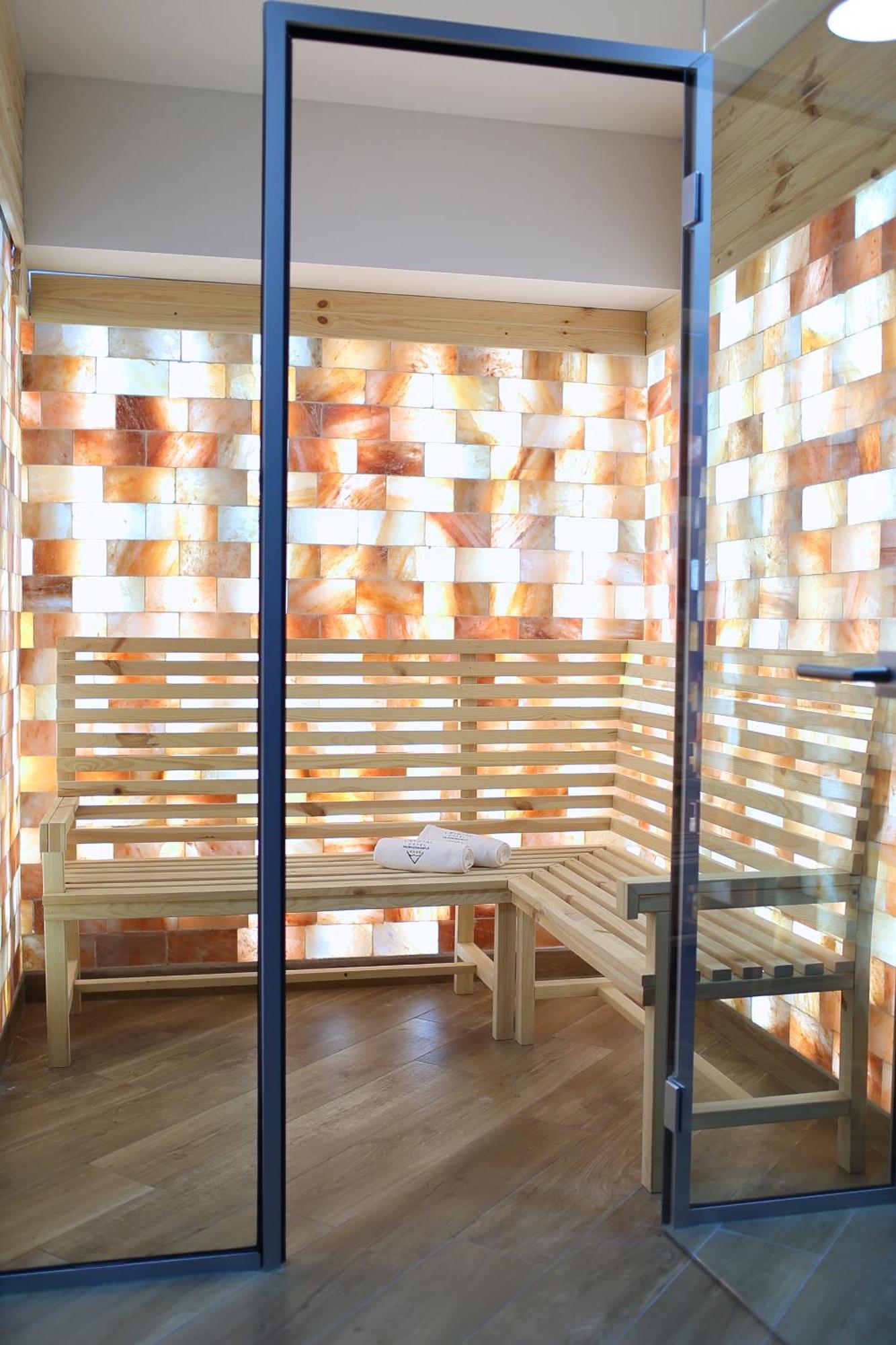 Hotel Crystal Hajdúszoboszló Dış mekan fotoğraf